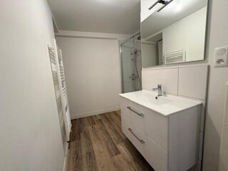  Appartement à louer 3 pièces 69 m²