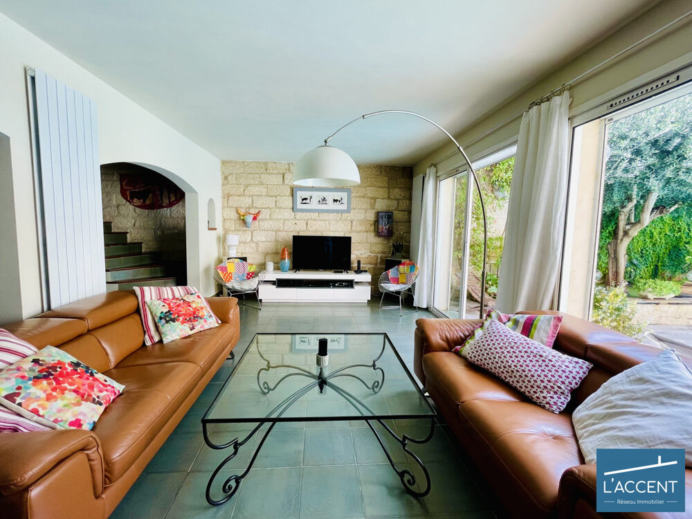 Vente Villa SUPERBE ET SPACIEUSE MAISON AU COEUR DE LA CITE HISTORIQUE Aigues-mortes