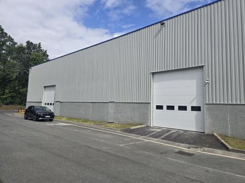   MY TRANSAC vous propose à la location une cellule d'Activité/Logistique de 1 322 m² avec Quai et Plain pied sur la commune de SA 