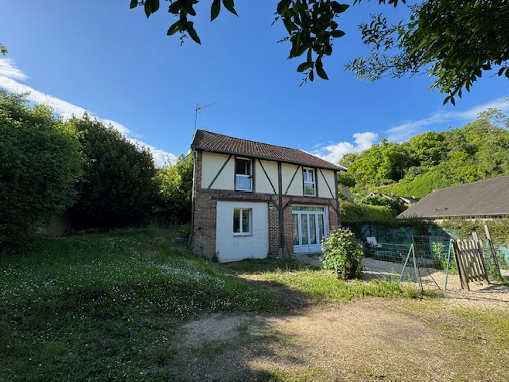 A 45 mn de PARIS; 7 min de Vernon, 15 min de Mantes et 3 min Giverny,