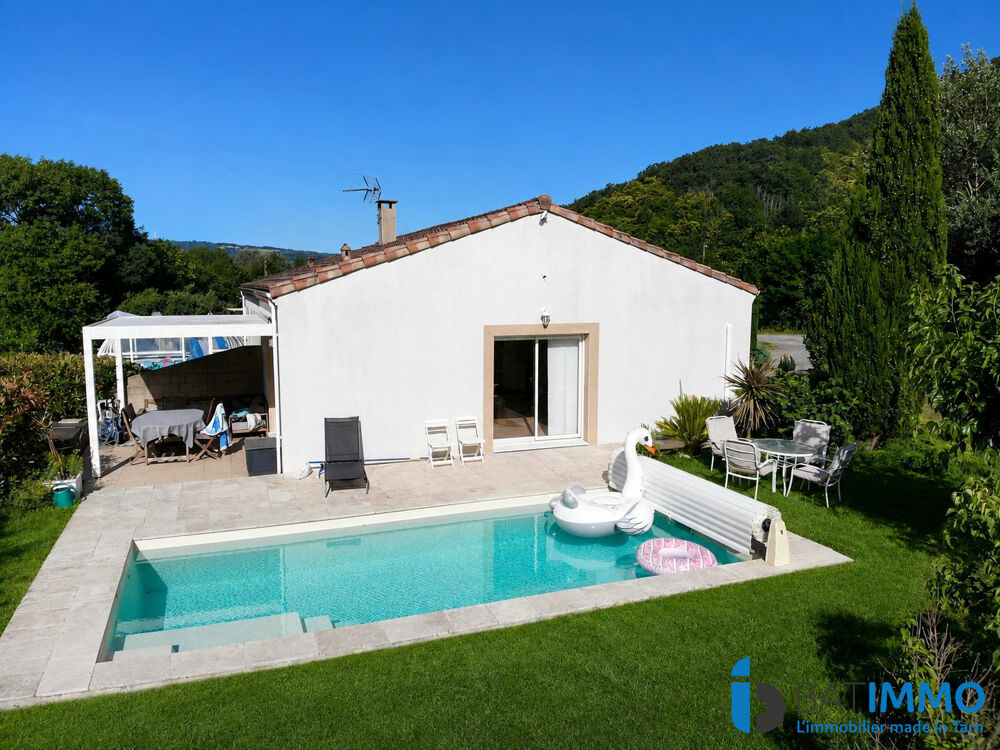 Villa traditionnelle avec piscine, spa et vue dégagée sur la M