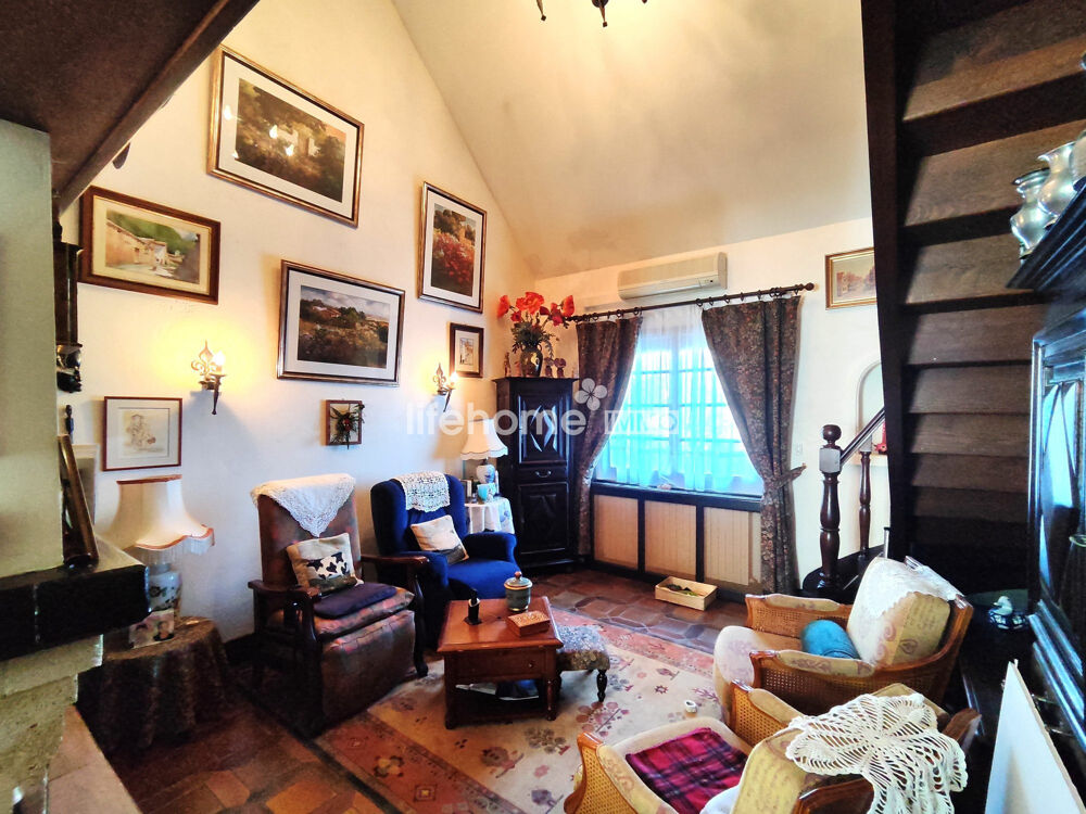 Grande maison 253 m²  2 logements  terrain 1300 m²  s
