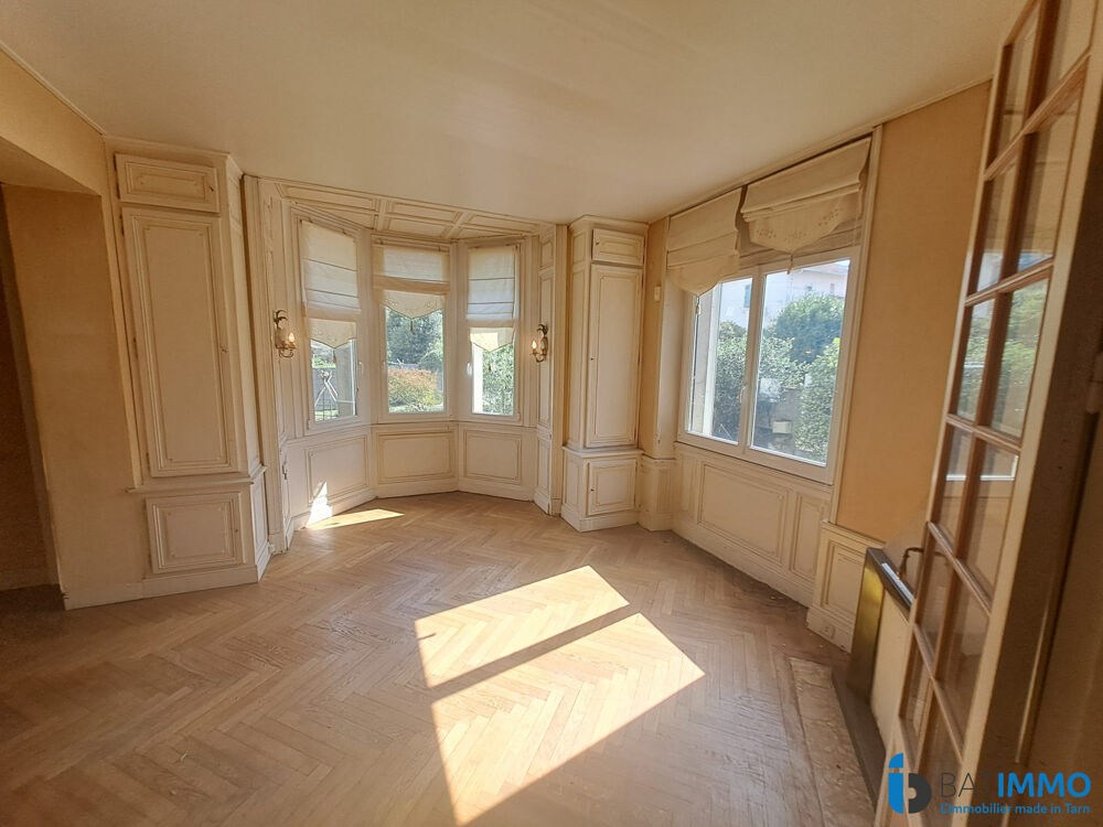 Maison bourgeoise avec grand hangar annexe