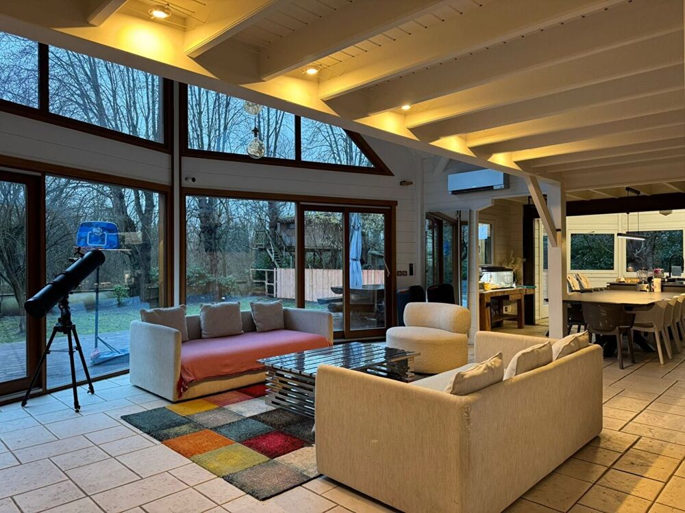 Location Maison Maison d'architecte de 205 m² avec 4 chambres et studio indépendant Chelles