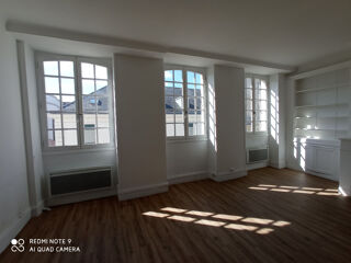  Appartement à louer 1 pièce 56 m²