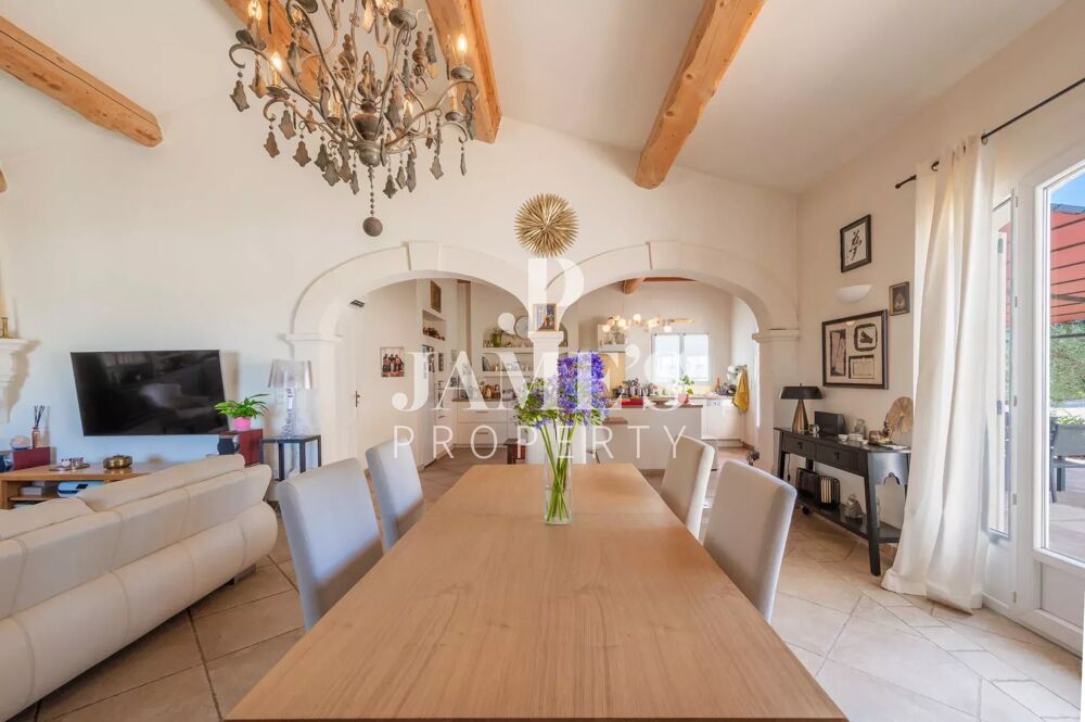 � vendre  Maison Fontvieille (13990)