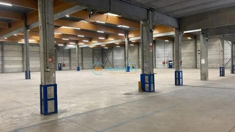   A Louer bâtiment indépendant de stockage de 5 023m² à St-Thibault-des-Vignes 
