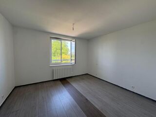  Appartement à louer 4 pièces 124 m²