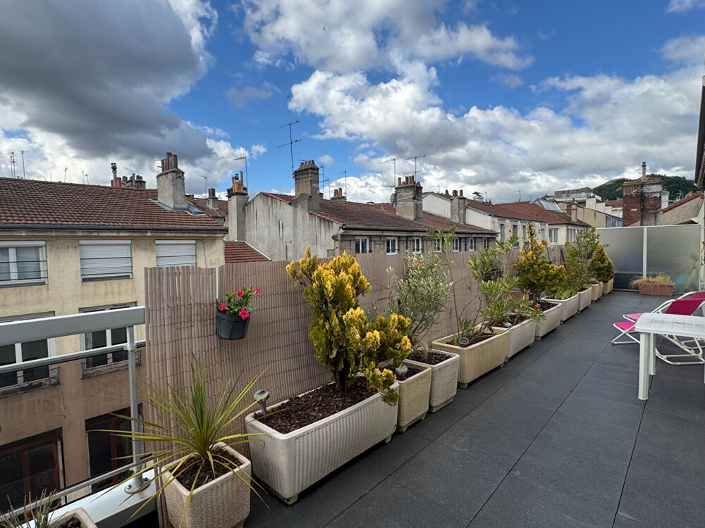 Appartement 5 pièces 142 m² · à Saint-Étienne · 142 m² · 230 000 €