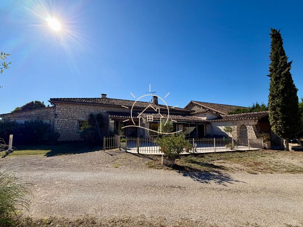 Vente Villa Propriété d'exception à Barjac au coeur de 8 hectares avec lac privé Barjac