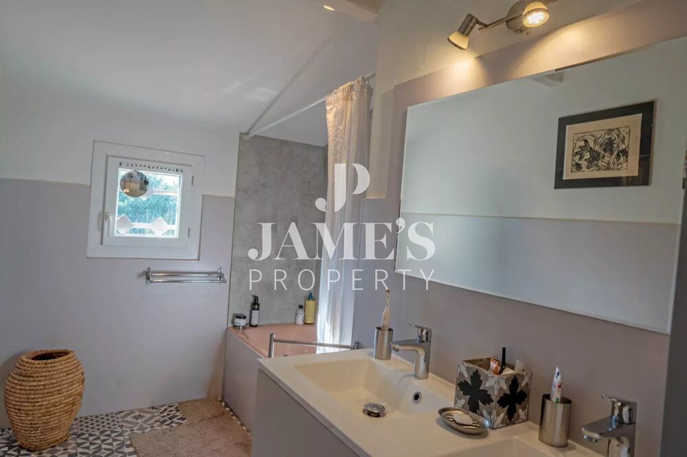 � vendre  Maison Fontvieille (13990)