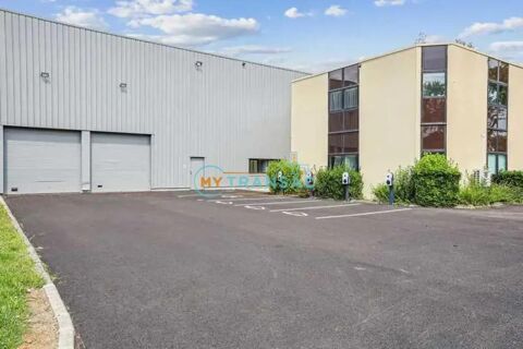   A louer bâtiment indépendant de stockage 4 542m² sur un foncier de 7 688m² à Lisses 
