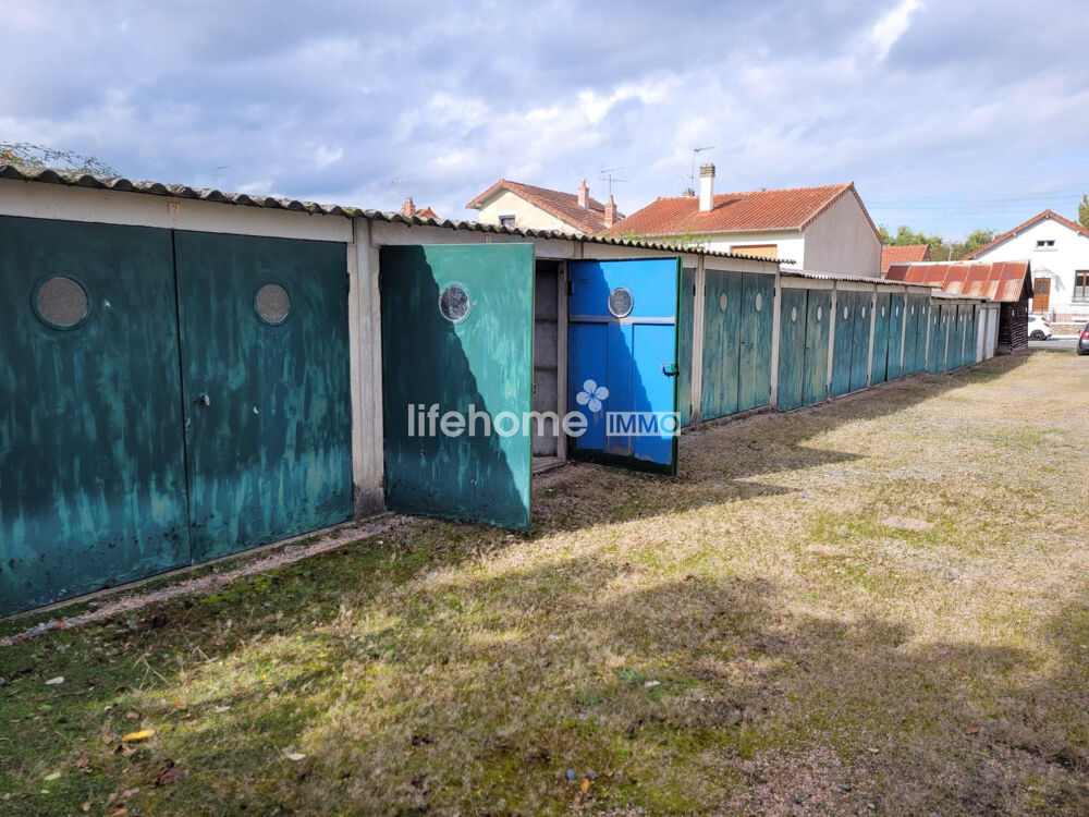 Vente Parking/Garage Parking Exterieur 650 m2 / Garages ferms 16 places 21m2 Montluon
