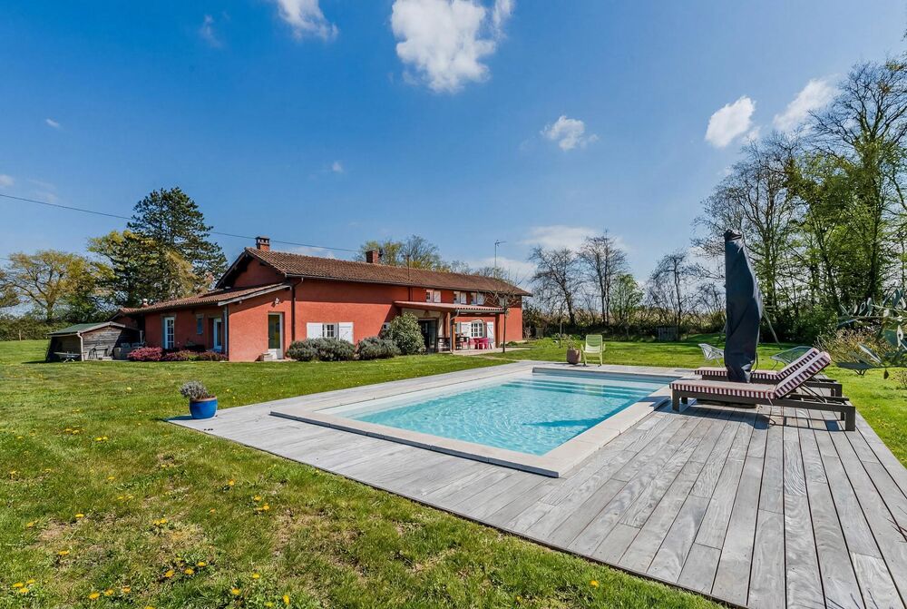 Location Maison 176 m² à Marlieux 1 500 ¤ CC /mois