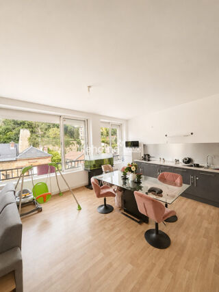  Immeuble à vendre 447 m² Sedan