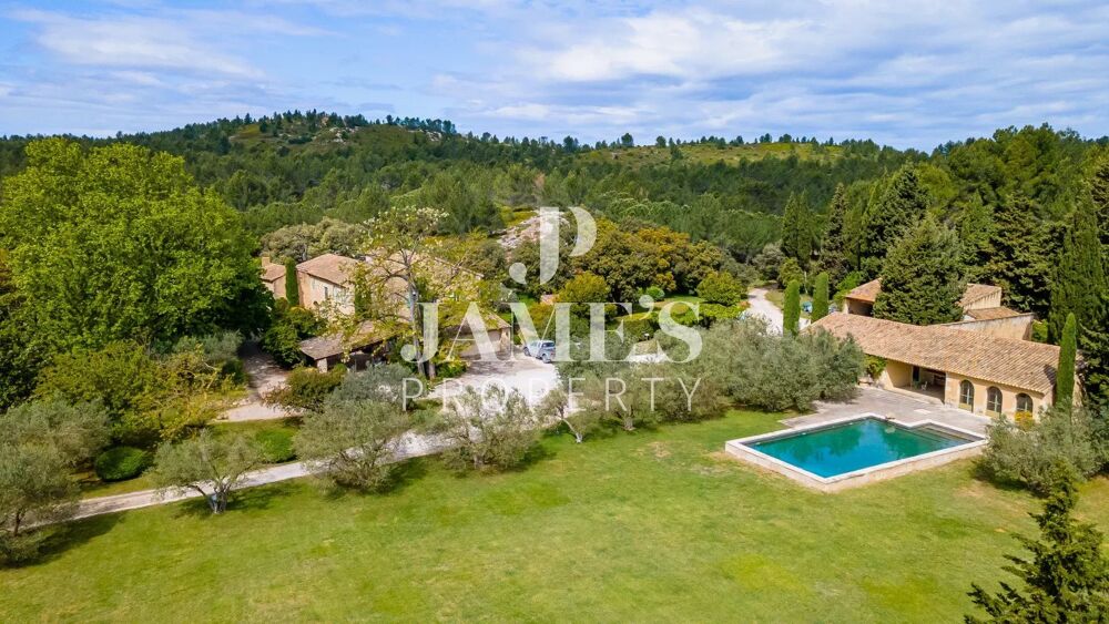 Propriété unique dans une réserve de 28,5 ha - Entre Saint Rémy