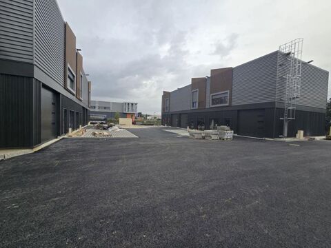   A vendre derniers lots neufs à usage d'activités et bureaux cellules disponibles à partir de 157 m² jusque 2.301 m² 