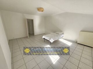  Appartement à louer 3 pièces 79 m²