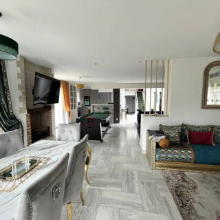  Maison � vendre 8 pi�ces 216 m�