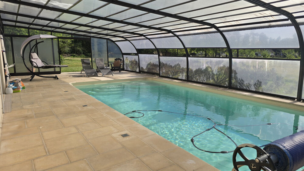 PROPRIÉTÉ AVEC ÉTANG ET PISCINE