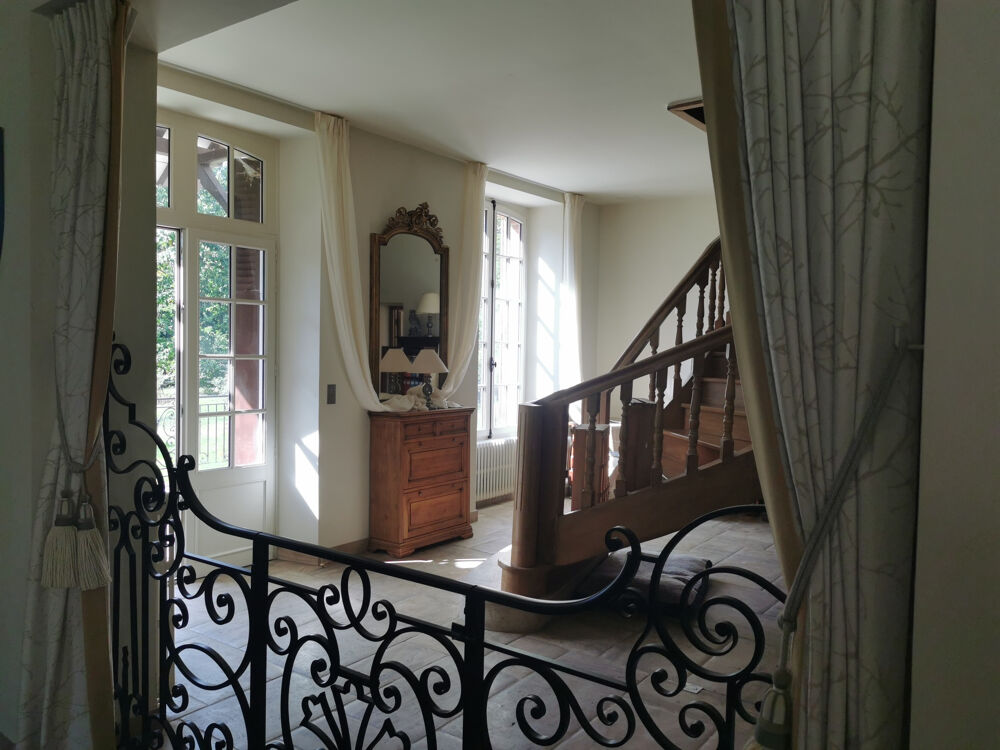 BELLE DEMEURE SUR 9HA DE PARC