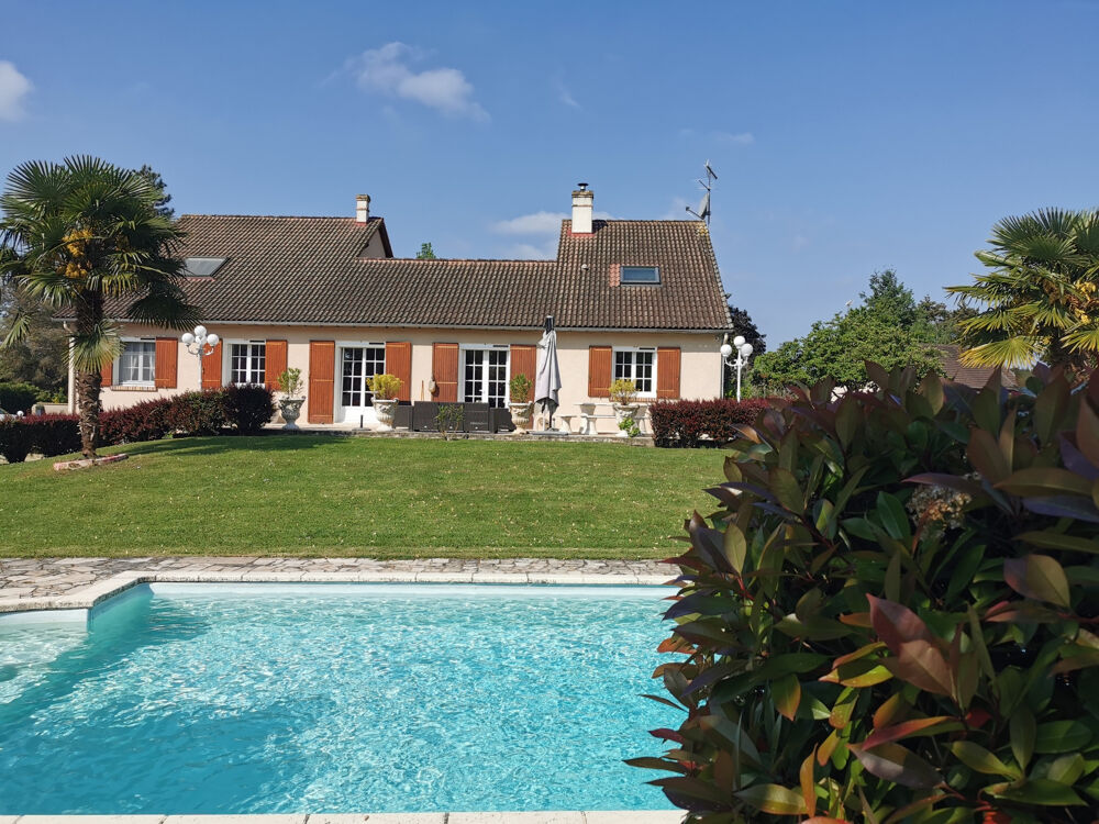 Maison 8 pièces 170 m² · à St Julien sur Cher · 170 m² · 397 500 €
