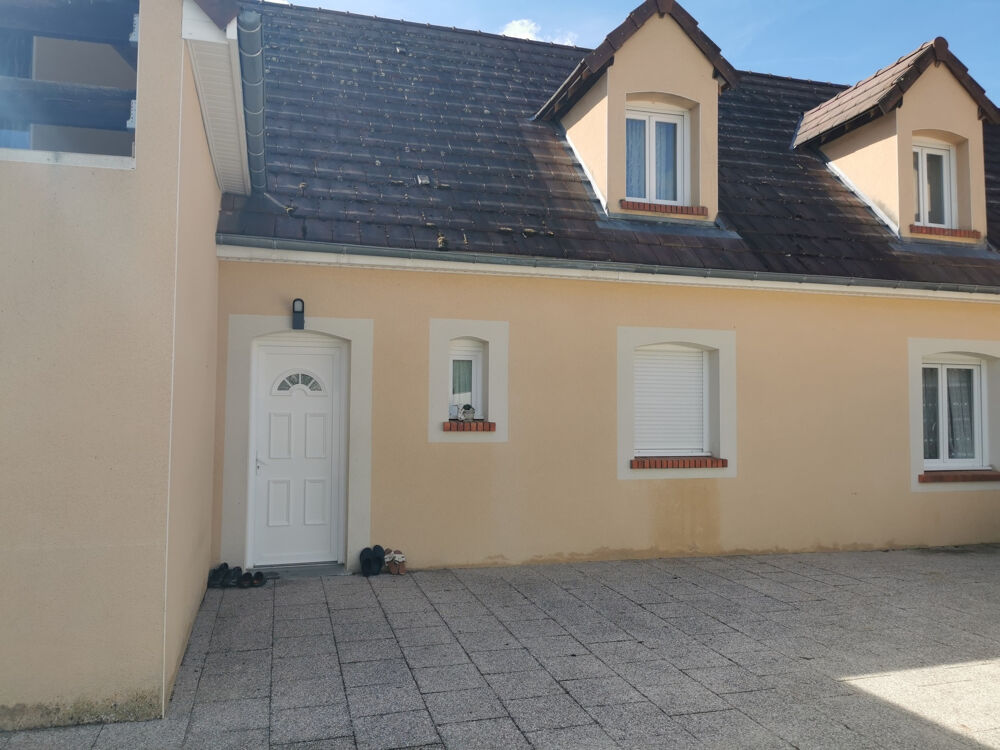 Vente Maison Maison de 2007 avec quatre chambres et un bureau Villeherviers