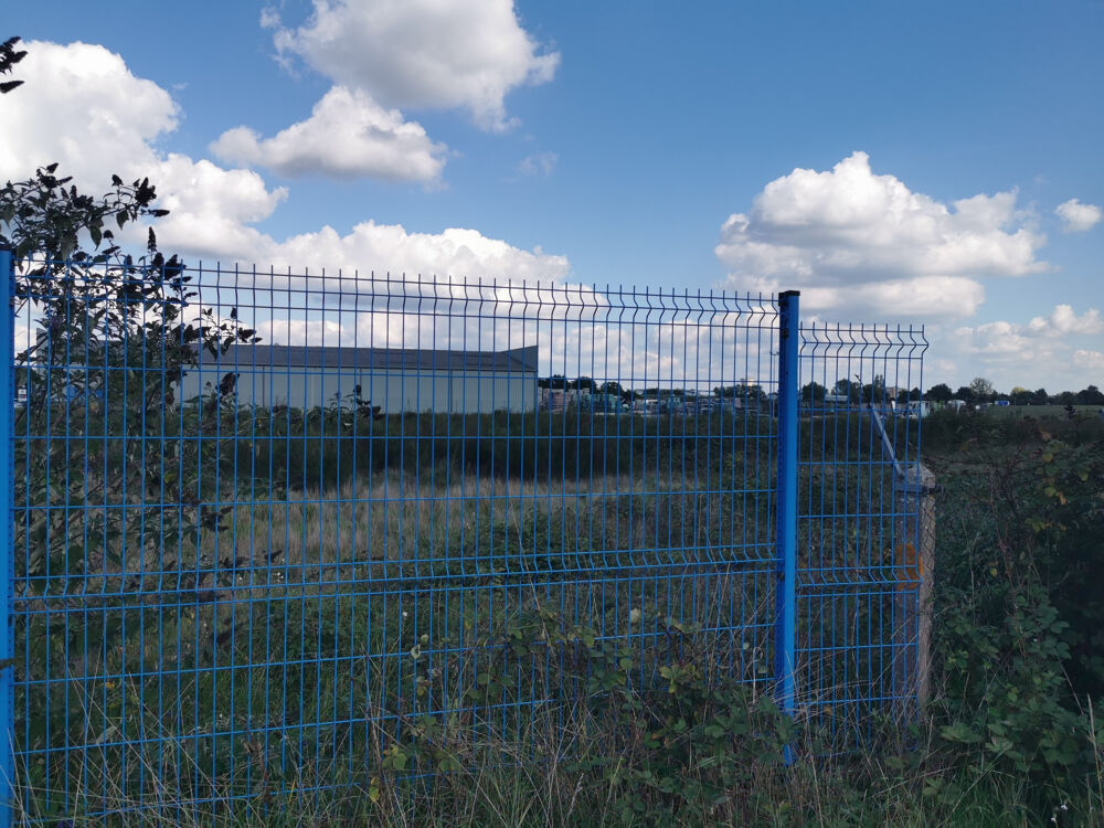 Vente Terrain TERRAIN CONSTRUCTIBLE EN ZONE COMMERCIALE Pruniers en sologne