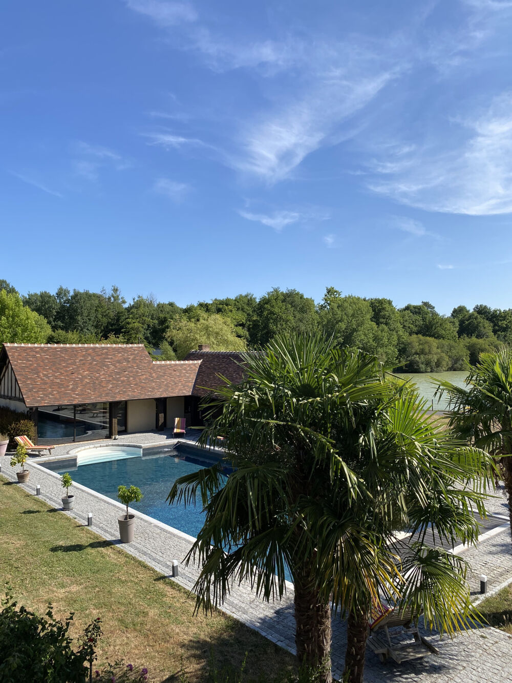 SUPERBE PROPRIÉTÉ AVEC ÉTANG SUR 51HA