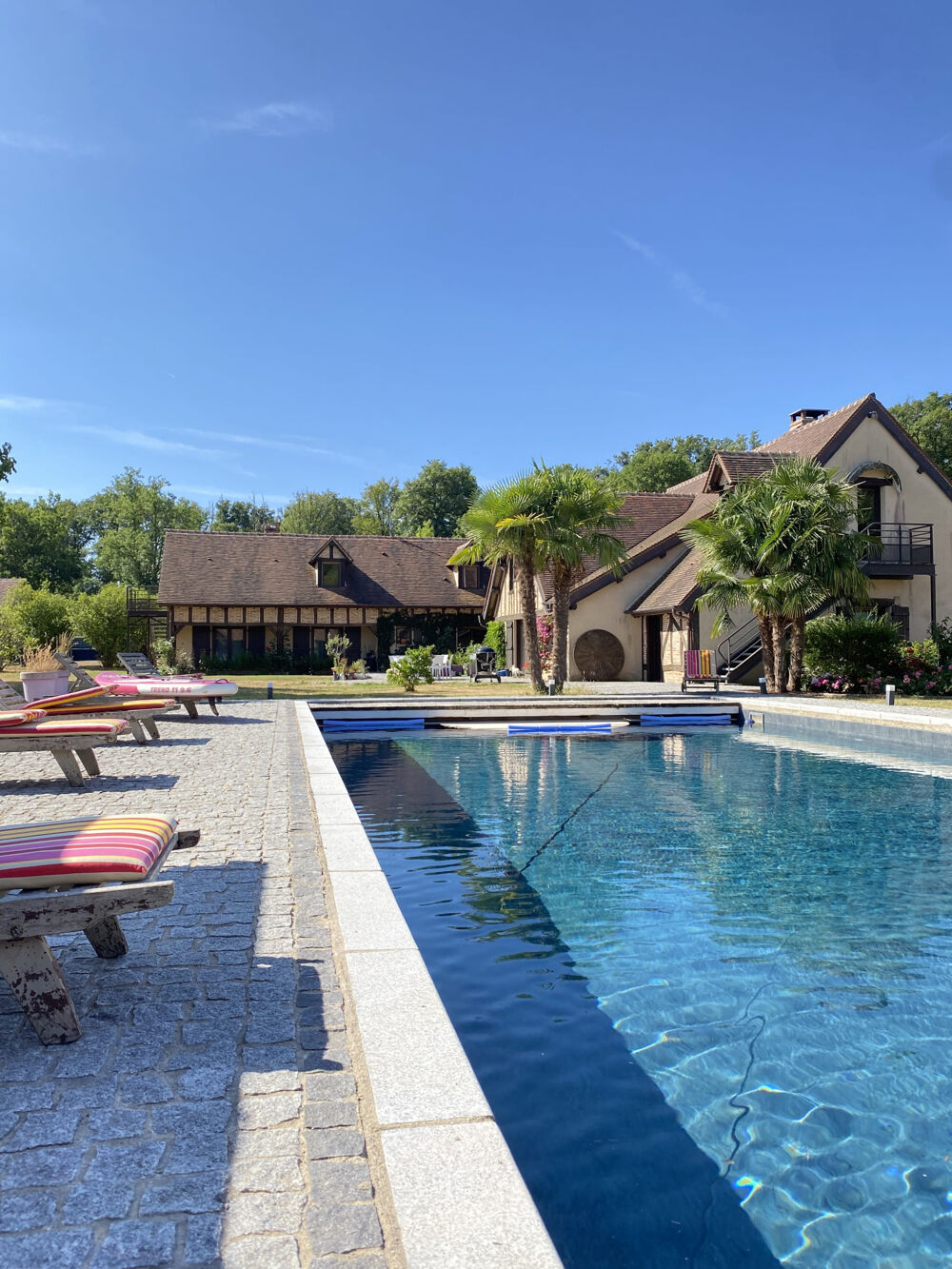 SUPERBE PROPRIÉTÉ AVEC ÉTANG SUR 51HA