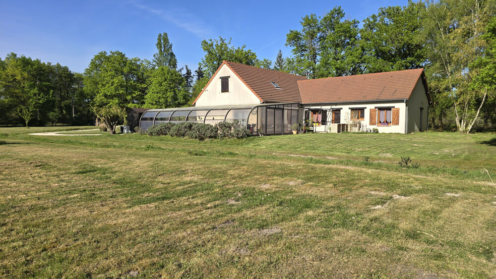 PROPRIÉTÉ AVEC ÉTANG ET PISCINE
