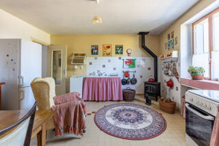 Vente Maison Naves 03330, proche Bellenaves gare SNCF, Gannat autoroute, Maison 2 chres, terrain 791 m2, garage 119500 euro Naves