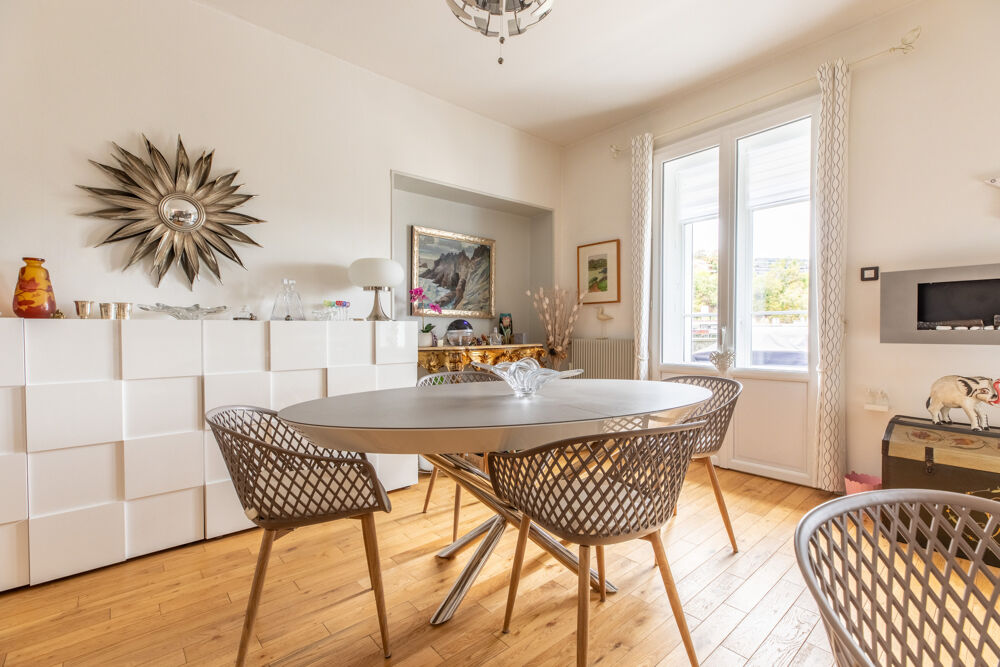 Chamalières, Appart F5, 120 m2, 6 balcons, 3 chbres, 2 toilettes, salle d'eau, salle de bains, parking, cave,
