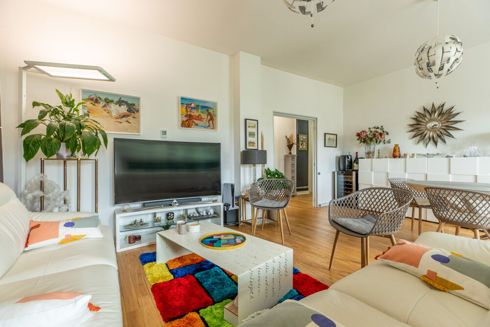 Chamalières, Appart F5, 120 m2, 6 balcons, 3 chbres, 2 toilettes, salle d'eau, salle de bains, parking, cave,
