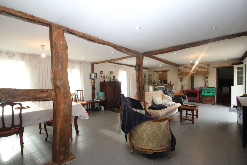Sur l'axe Decize - Bourbon Lancy, maison d'habitation style longère