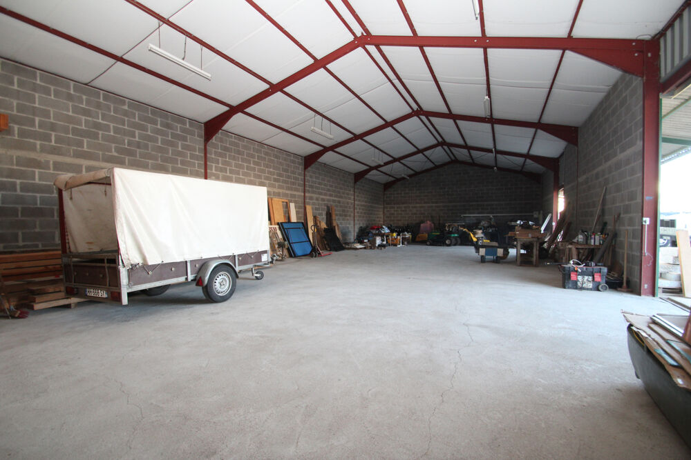 Vente Immeuble LA MACHINE, Hangar de stockage de près de 250 m2 La machine