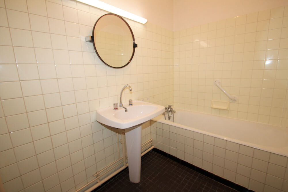 Location Appartement APPARTEMENT F2 53m2 DECIZE Decize