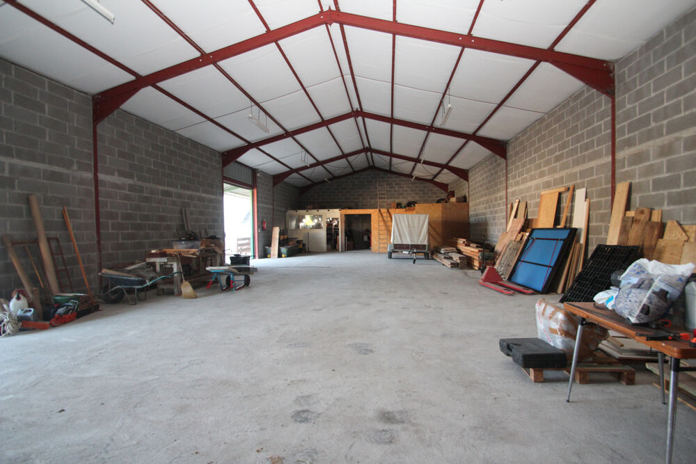 Vente Immeuble LA MACHINE, Hangar de stockage de près de 250 m2 La machine