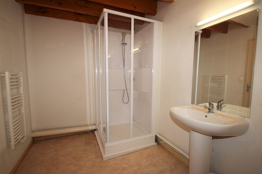 Location Duplex/Triplex  DUPLEX 3 PIECES 73m2 DECIZE Decize