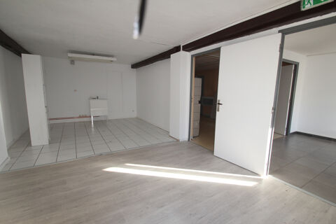 LOCAL 3 PIECES 80m2 DECIZE 750 58300 Decize