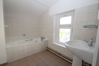  Appartement à louer 2 pièces 67 m²