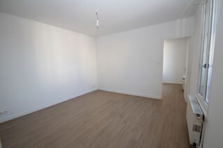  Appartement à louer 2 pièces 67 m²