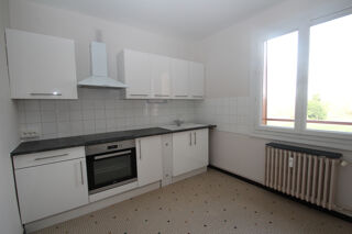 Appartement à louer 3 pièces 73 m²