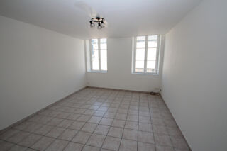  Appartement à louer 2 pièces 67 m²
