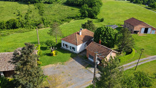 Vente Ferme Ensemble composé d'une maison et de 5 dépendances sur un terrain d'env 4,5 hectares Montesquieu