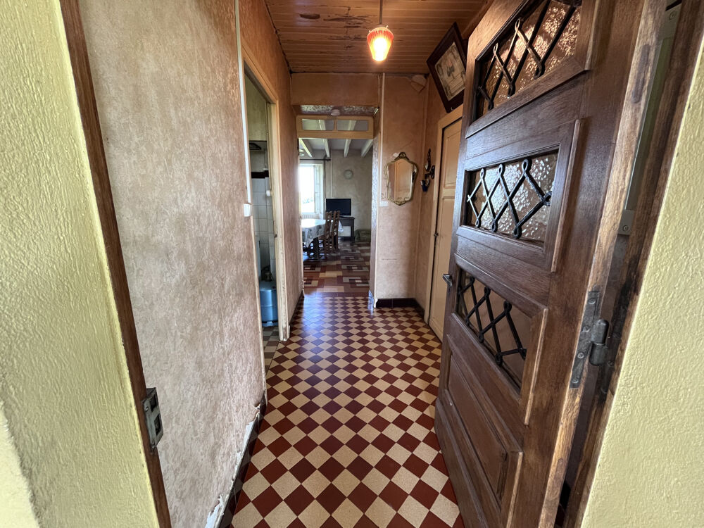 Ensemble composé d'une maison et de 5 dépendances sur un terrain d'env 4,5 hectares
