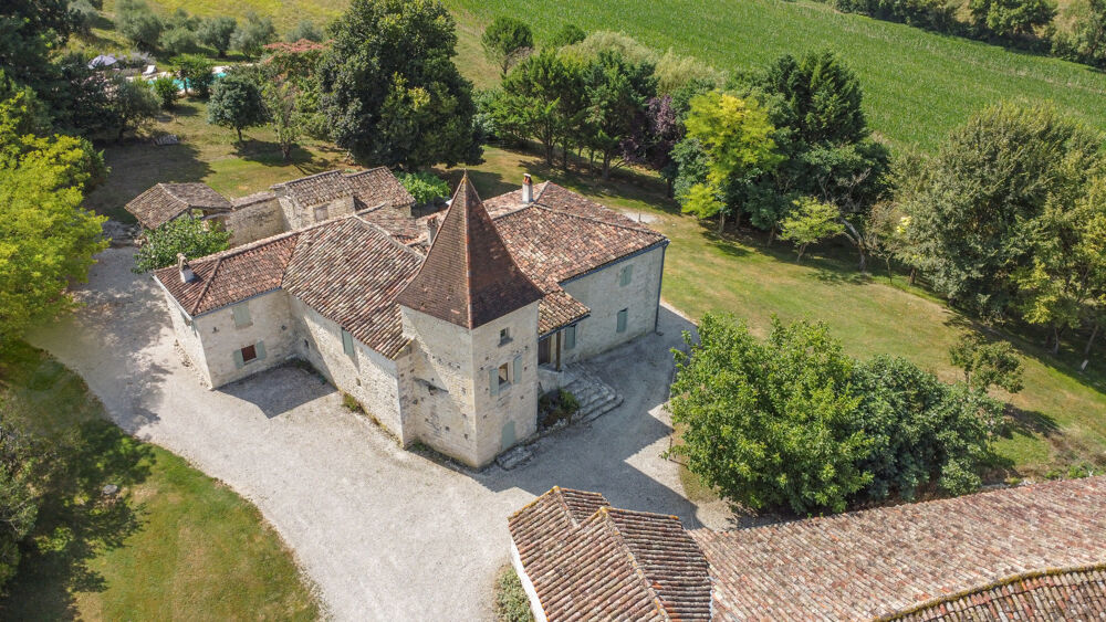 Magnifique propriété quercynoise avec son pigeonnier, piscine, grange et 7,5 ha de terrain