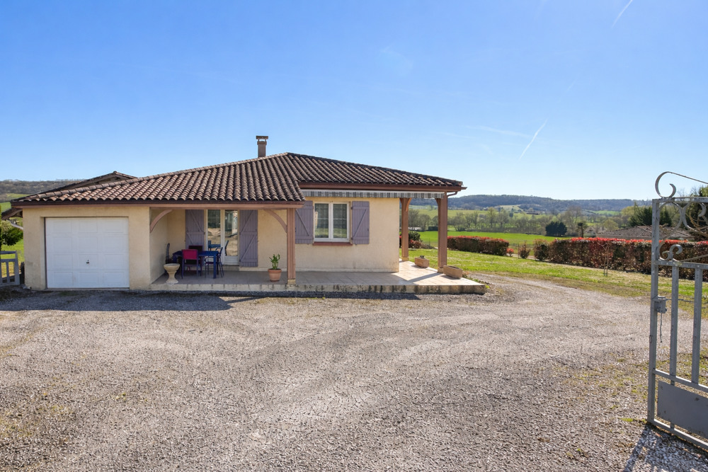 Maison contemporaine de plain-pied de 105 m2 avec grand hangar de 180 m2 Lauzerte