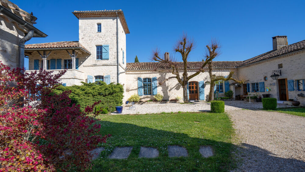 Maison 10 pièces 360 m² · à Montcuq · 360 m² · 1 560 000 €
