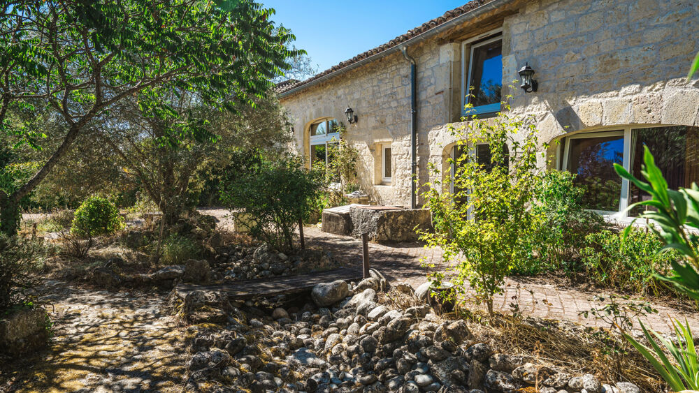 Vente Propriété/Château Charmante propriété quercynoise aménagée en centre de bien être, avec piscine et 2,2 ha de terrain Trespoux rassiels